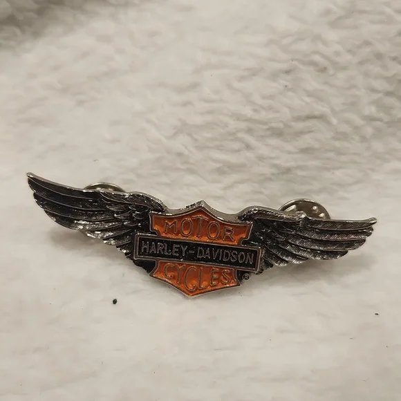Harley Davison set of 3 collectors pins - Picture 3 of 8